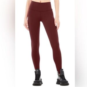 Alo Yoga - High-Waist Airbrush Legging in Cranberry. Size Medium.